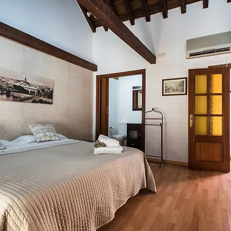 The Bell Ringer House Apartment *